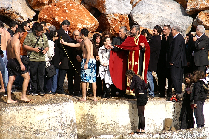 PICT2156 small THEOPHANY Winner hands Cross to be kissed.jpg - 360654 Bytes